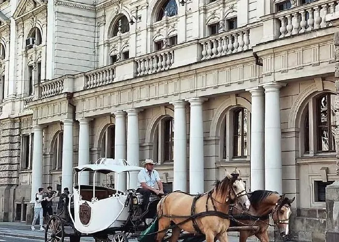 Apartment на площі митній в центрі львова *