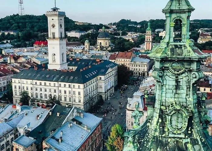 на площі митній в центрі львова *